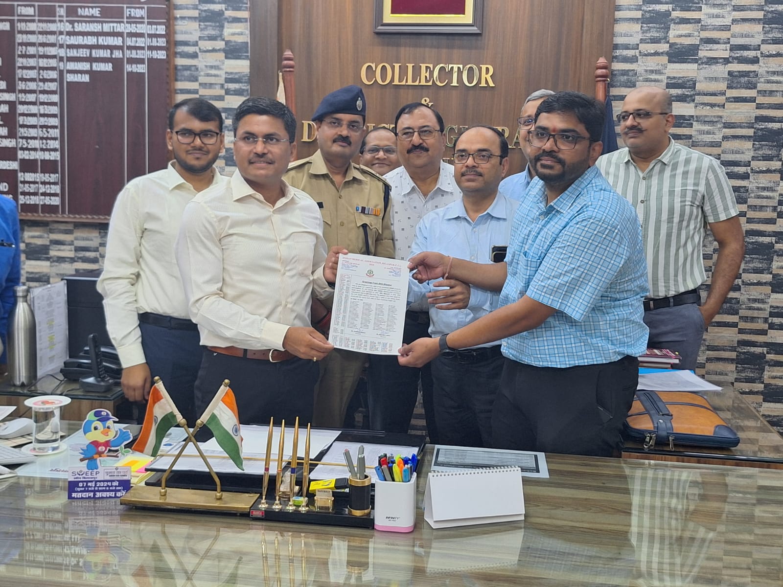 मतदान करने वालों को अस्पताल की फीस में आधी छूट मतदान करने वालों को अस्पताल की फीस में आधी छूट