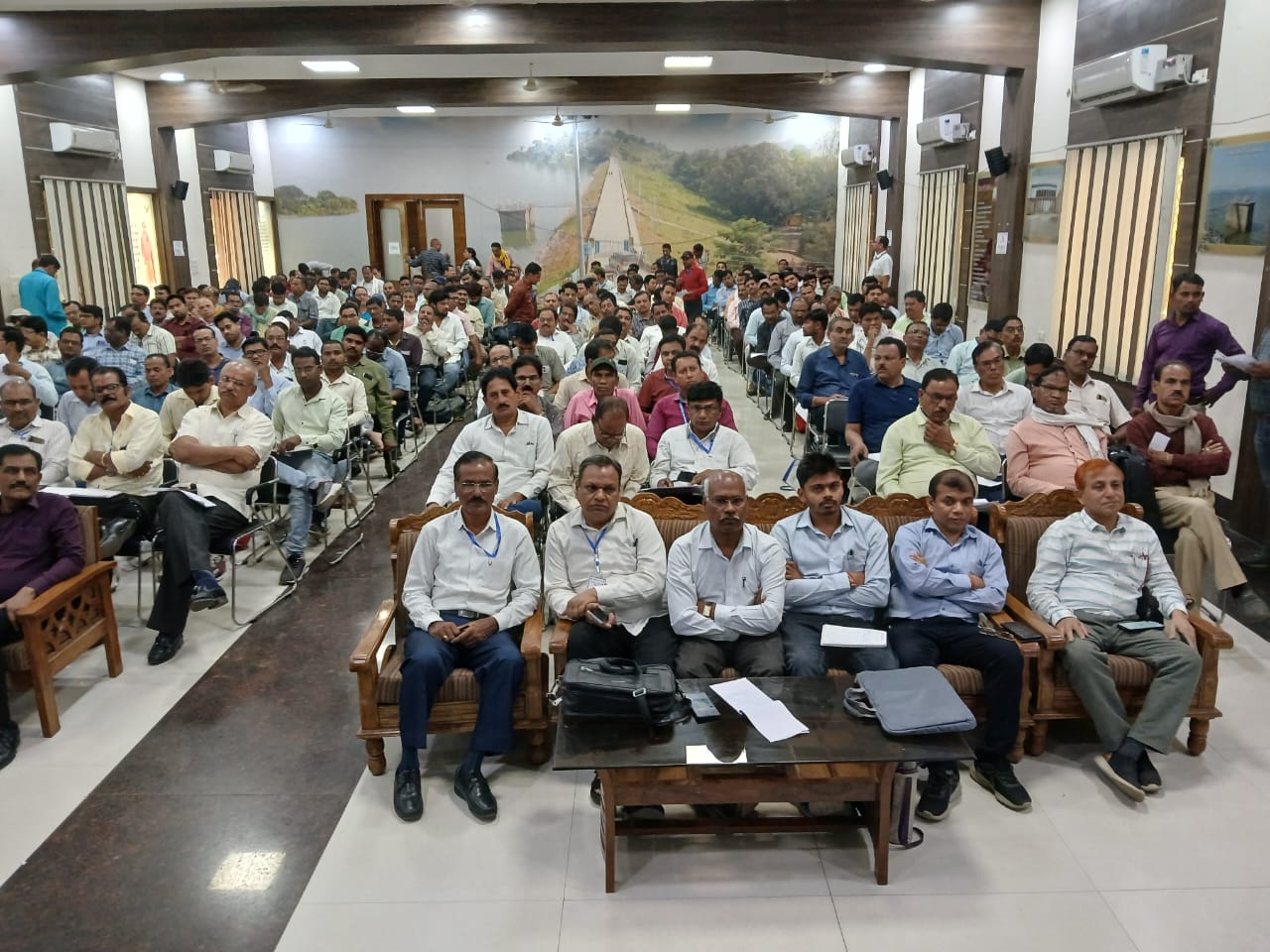 मतदान दलों को सामग्री वितरण 06 मई को मतदान दलों को सामग्री वितरण 06 मई को