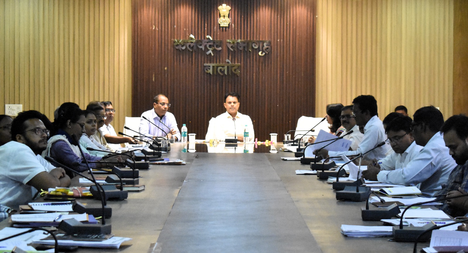 बालोद को दुर्घटना मुक्त जिला बनाने सभी अधिकारी-कर्मचारी सक्रिय सहभागिता सुनिश्चित करें - कलेक्टर श्री चन्द्रवाल बालोद को दुर्घटना मुक्त जिला बनाने सभी अधिकारी-कर्मचारी सक्रिय सहभागिता सुनिश्चित करें - कलेक्टर श्री चन्द्रवाल