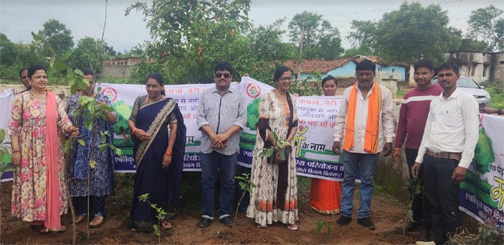 कोटा ब्लॉक के आंगनबाड़ी केन्द्रों में हजारों की संख्या में रोपे गए पौधे कोटा ब्लॉक के आंगनबाड़ी केन्द्रों में हजारों की संख्या में रोपे गए पौधे