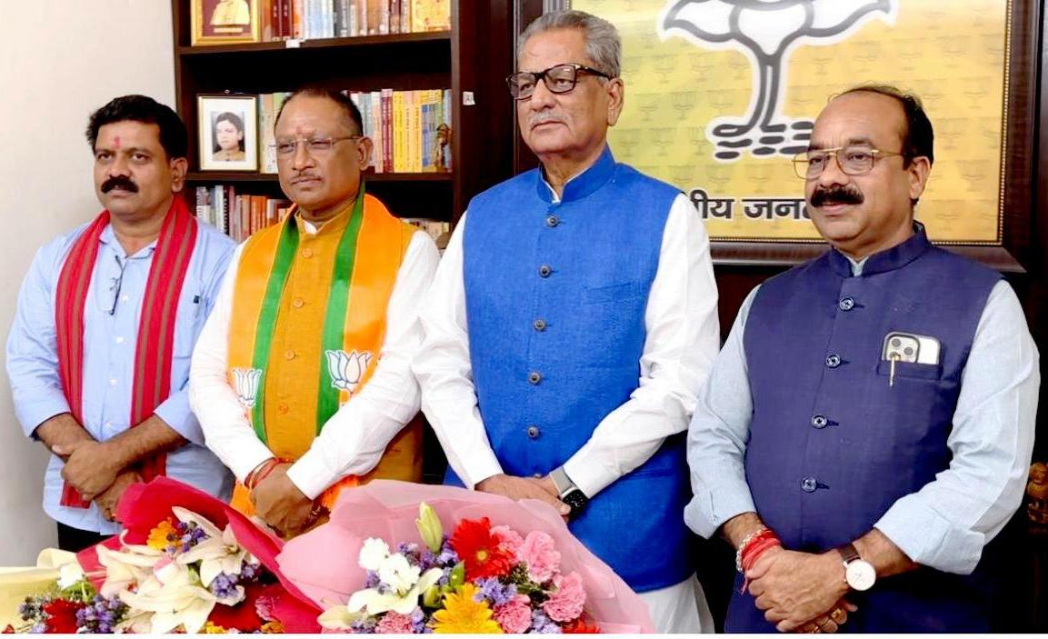 मुख्यमंत्री विष्णुदेव साय ने सिक्किम के नव नियुक्त राज्यपाल ओमप्रकाश माथुर को दी बधाई मुख्यमंत्री विष्णुदेव साय ने सिक्किम के नव नियुक्त राज्यपाल ओमप्रकाश माथुर को दी बधाई