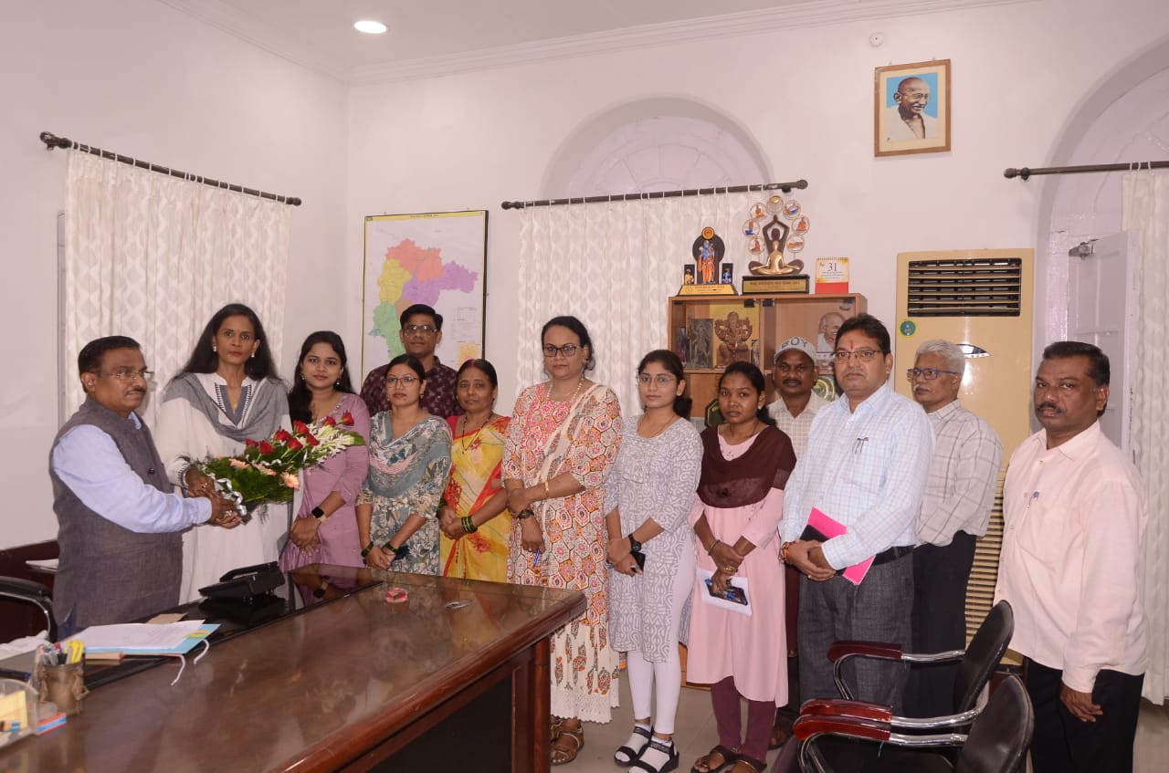 आईएएस महादेव कावरे ने रायपुर संभागायुक्त का किया पदभार ग्रहण आईएएस महादेव कावरे ने रायपुर संभागायुक्त का किया पदभार ग्रहण