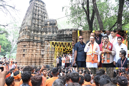 मुख्यमंत्री ने शिव भक्त कावड़ियो और श्रद्धालुओं से कहा कि आज बड़े सौभाग्य की बात है... मुख्यमंत्री ने शिव भक्त कावड़ियो और श्रद्धालुओं से कहा कि आज बड़े सौभाग्य की बात है...