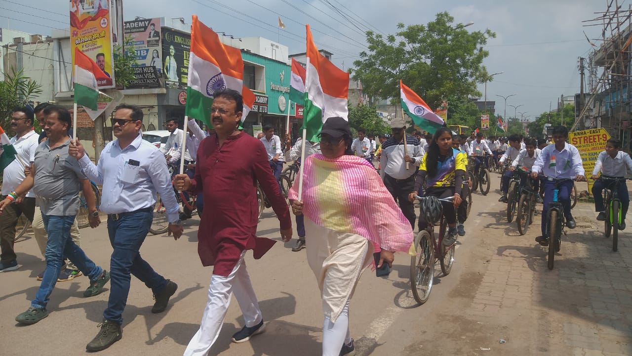 साईकल रैली निकालकर हर घर तिरंगा झण्डा लगाने के लिए किया प्रेरित साईकल रैली निकालकर हर घर तिरंगा झण्डा लगाने के लिए किया प्रेरित