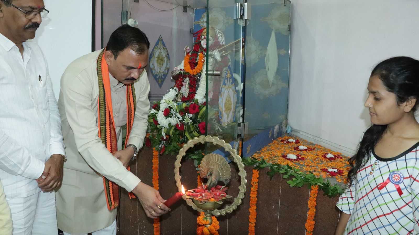 स्वास्थ्य मंत्री श्याम बिहारी जायसवाल ने किया एच.आई.वी./ एड्स के रोकथाम की जन-जागरूकता हेतु सघन प्रचार-प्रसार कार्यक्रम (आईईसी) का शुभारंभ स्वास्थ्य मंत्री श्याम बिहारी जायसवाल ने किया एच.आई.वी./ एड्स के रोकथाम की जन-जागरूकता हेतु सघन प्रचार-प्रसार कार्यक्रम (आईईसी) का शुभारंभ