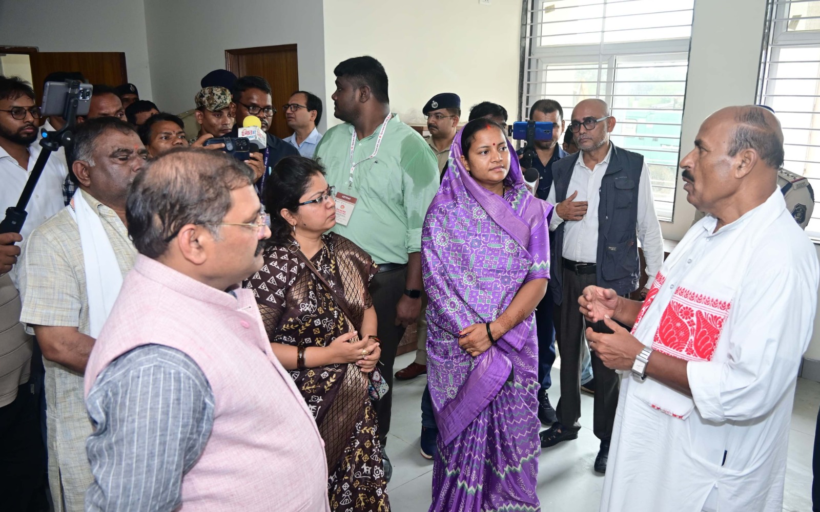 दिव्यांगजनों के सशक्तिकरण में प्रभावी साबित होगा सीआरसी का नया भवन- केन्द्रीय सामाजिक न्याय एवं अधिकारिता मंत्री डॉ. वीरेन्द्र कुमार खटीक दिव्यांगजनों के सशक्तिकरण में प्रभावी साबित होगा सीआरसी का नया भवन- केन्द्रीय सामाजिक न्याय एवं अधिकारिता मंत्री डॉ. वीरेन्द्र कुमार खटीक