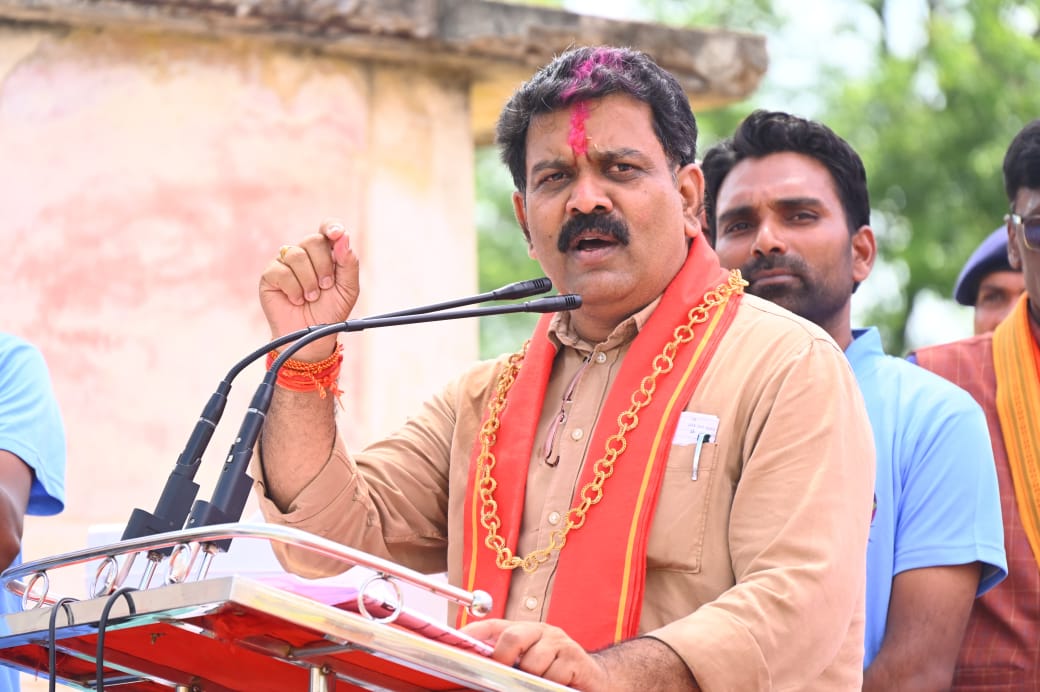 उपमुख्यमंत्री विजय शर्मा रक्षाबंधन पर कबीरधाम जिले में आयोजित विभिन्न कार्यक्रमों में हुए शामिल उपमुख्यमंत्री विजय शर्मा रक्षाबंधन पर कबीरधाम जिले में आयोजित विभिन्न कार्यक्रमों में हुए शामिल