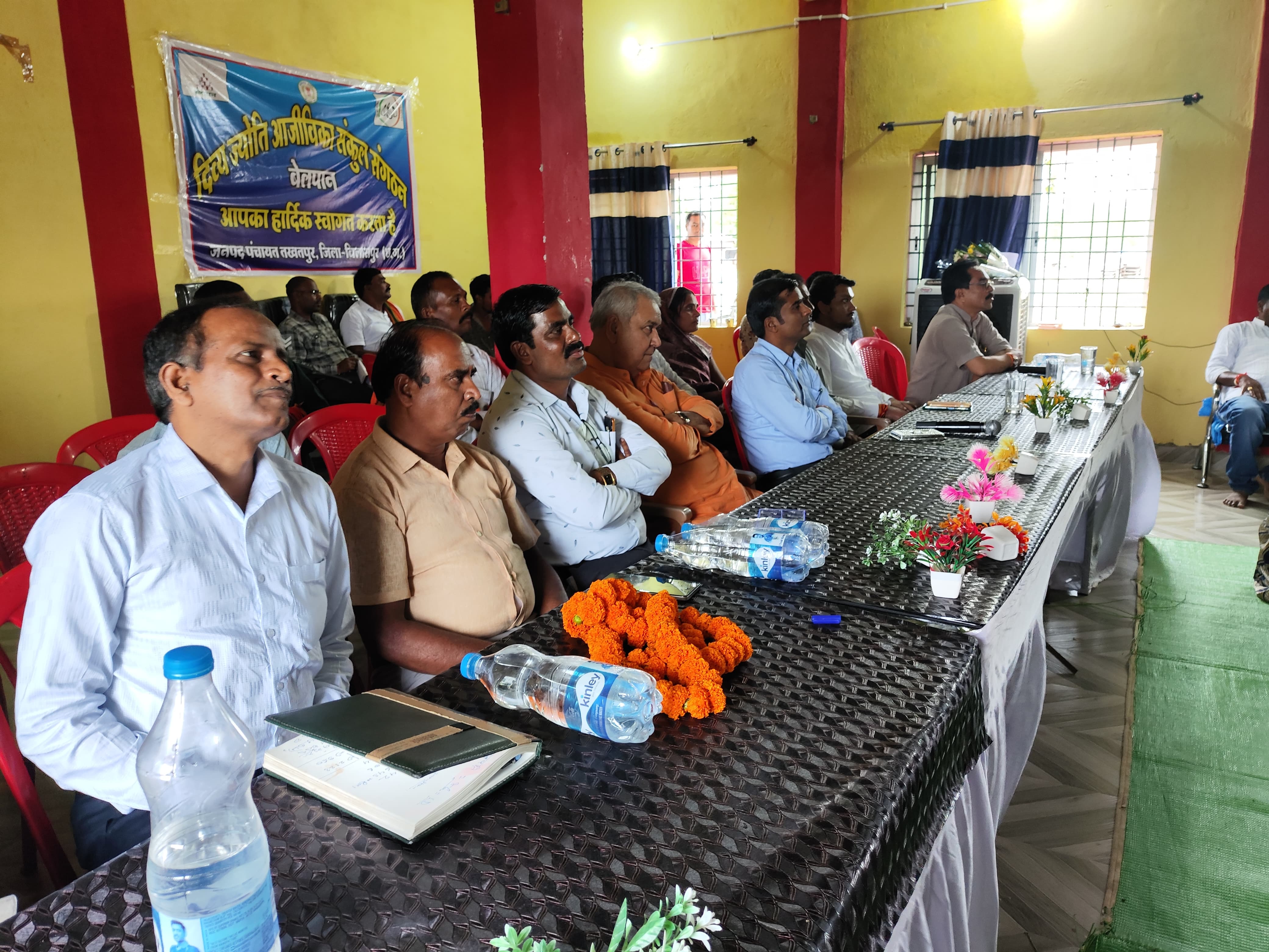 प्रधानमंत्री नरेंद्र मोदी ने जलगांव से लखपति दीदी योजना के उत्कृष्ट केडरों को किया सम्मानित प्रधानमंत्री नरेंद्र मोदी ने जलगांव से लखपति दीदी योजना के उत्कृष्ट केडरों को किया सम्मानित