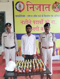 एक ही दिन में 3 शराब कोचिये चढ़े मंदिर हसौद पुलिस के हत्थे, जेल भेजे गये एक ही दिन में 3 शराब कोचिये चढ़े मंदिर हसौद पुलिस के हत्थे, जेल भेजे गये