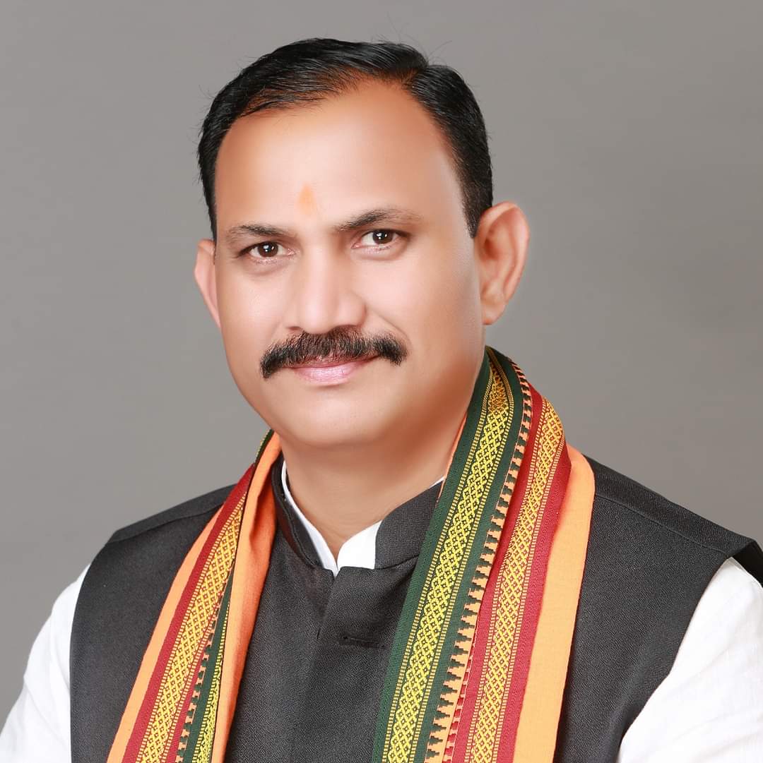 शासकीय चिकित्सा महाविद्यालयों के सीनियर रेसीडेंट से लेकर प्राध्यापकों के वेतन में हुई ऐतिहासिक वृद्धि शासकीय चिकित्सा महाविद्यालयों के सीनियर रेसीडेंट से लेकर प्राध्यापकों के वेतन में हुई ऐतिहासिक वृद्धि