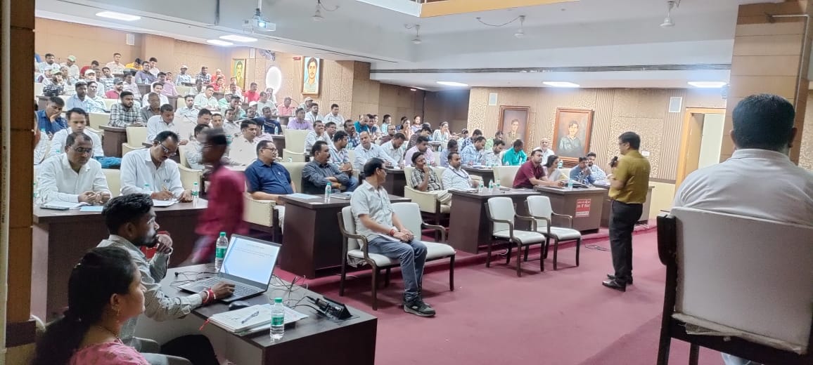 निर्वाचन नमावली तैयार करने अधिकारियों को प्रशिक्षण निर्वाचन नमावली तैयार करने अधिकारियों को प्रशिक्षण