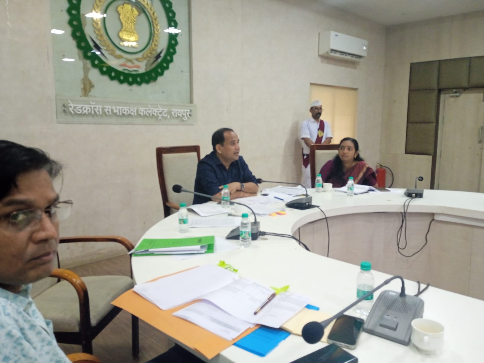 जमीनी स्तर के कर्मचारी अब व्हाट्सएप ग्रुप के माध्यम से सीधे जुड़ेंगे आम नागरिकों से जमीनी स्तर के कर्मचारी अब व्हाट्सएप ग्रुप के माध्यम से सीधे जुड़ेंगे आम नागरिकों से