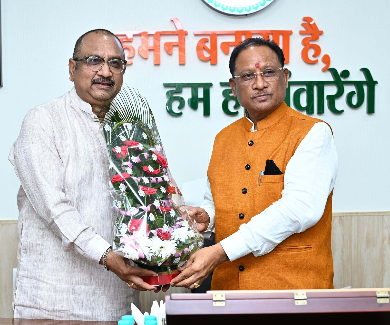 मुख्यमंत्री विष्णु देव साय से मप्र के जनजातीय कार्य मंत्री कुंवर विजय शाह ने की सौजन्य मुलाकात मुख्यमंत्री विष्णु देव साय से मप्र के जनजातीय कार्य मंत्री कुंवर विजय शाह ने की सौजन्य मुलाकात