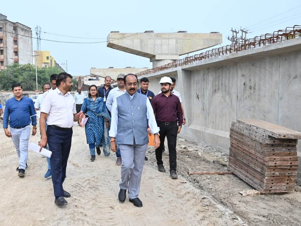 पीडब्ल्यूडी और स्मार्ट सिटी के कार्यों में तेजी लाने उप मुख्यमंत्री साव उतरे फील्ड पर पीडब्ल्यूडी और स्मार्ट सिटी के कार्यों में तेजी लाने उप मुख्यमंत्री साव उतरे फील्ड पर