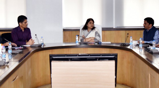 प्रमुख सचिव निहारिका बारिक सिंह ने अधिकारी-कर्मचारी संघों के प्रतिनिधियों से की चर्चा प्रमुख सचिव निहारिका बारिक सिंह ने अधिकारी-कर्मचारी संघों के प्रतिनिधियों से की चर्चा