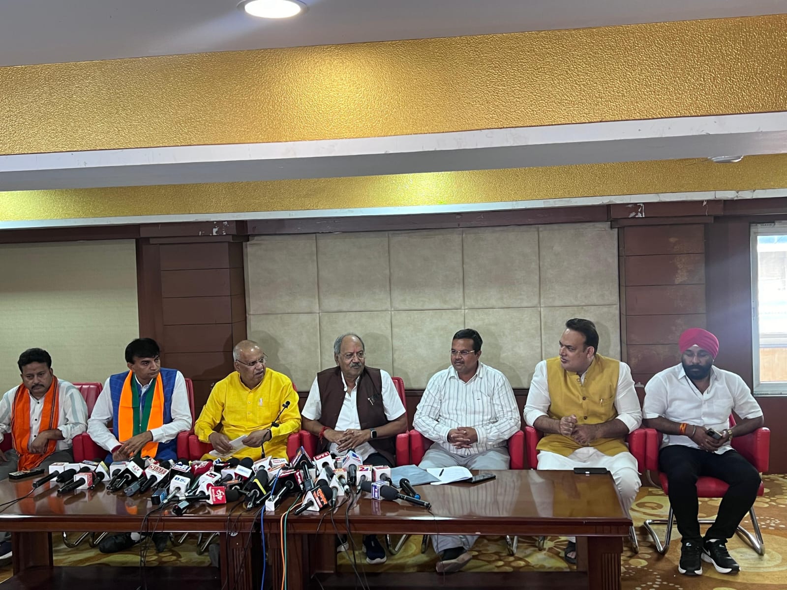 भाजपा अब तक की सबसे बड़ी जीत दर्ज करने के संकल्प और विश्वास के साथ मैदान में : बृजमोहन भाजपा अब तक की सबसे बड़ी जीत दर्ज करने के संकल्प और विश्वास के साथ मैदान में : बृजमोहन