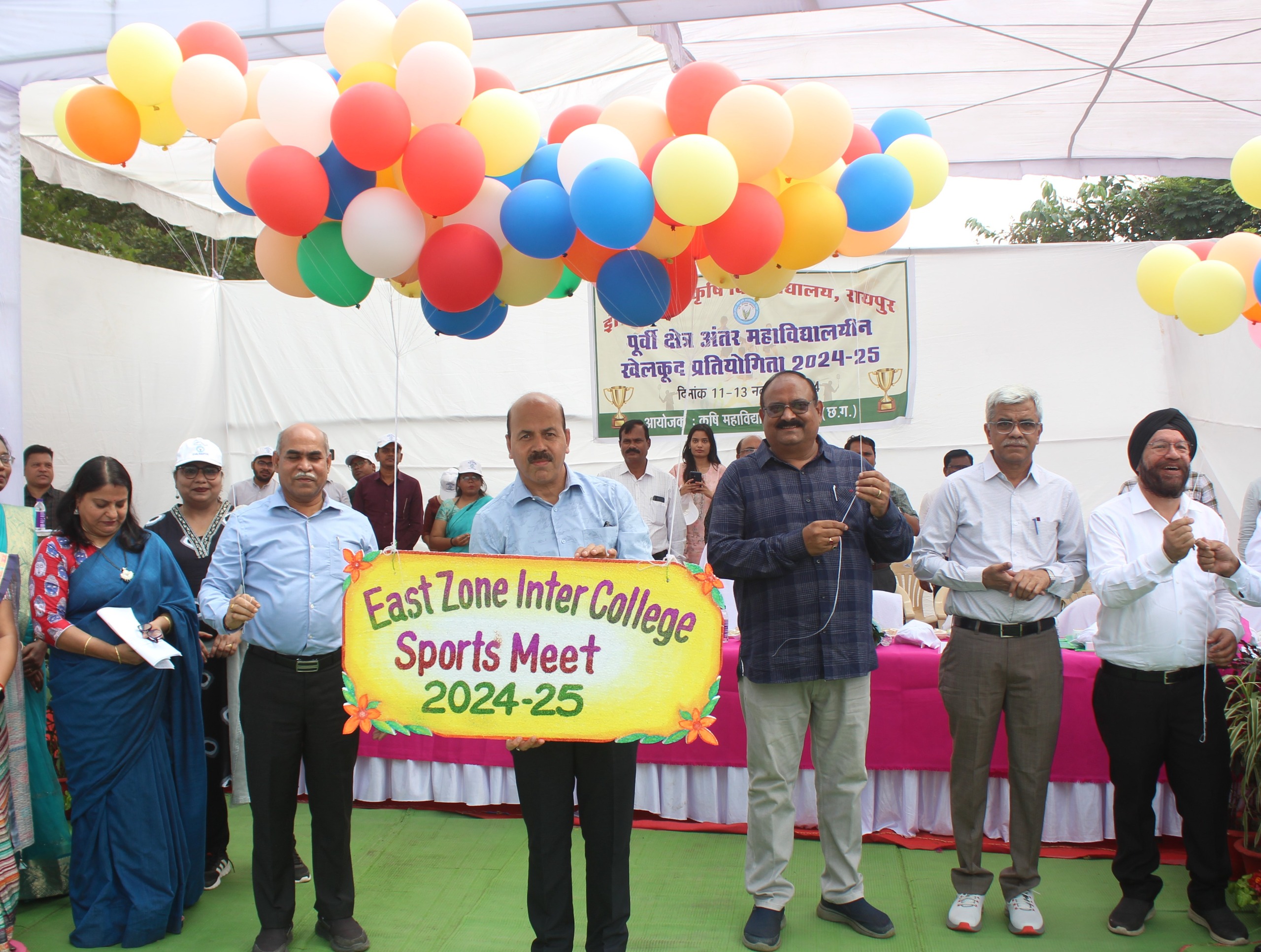 विद्यार्थी जीवन में खेलों का बहुत महत्व है, इससे शरीर स्वस्थ एवं मजबूत बनता है : डॉ. चंदेल विद्यार्थी जीवन में खेलों का बहुत महत्व है, इससे शरीर स्वस्थ एवं मजबूत बनता है : डॉ. चंदेल