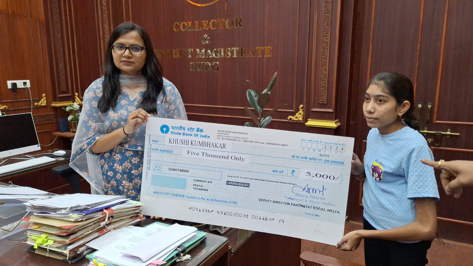 उच्च शिक्षा में अध्ययनरत् 03 दिव्यांग छात्र को दी गई प्रोत्साहन राशि उच्च शिक्षा में अध्ययनरत् 03 दिव्यांग छात्र को दी गई प्रोत्साहन राशि