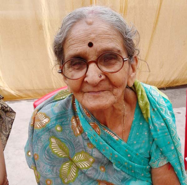 श्रीमती कृष्णादेवी तिवारी (शर्मा) का निधन श्रीमती कृष्णादेवी तिवारी (शर्मा) का निधन