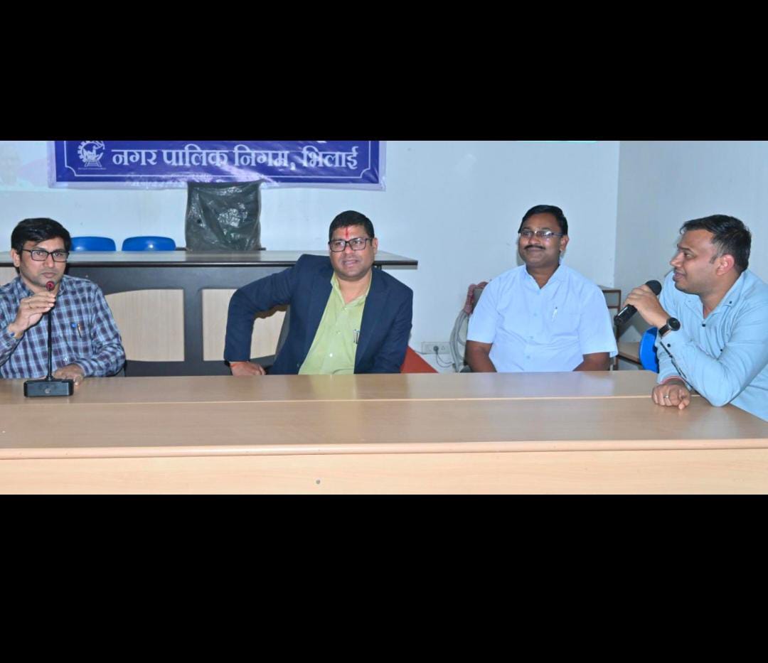 अपने घर से बुजुर्गों का आयुष्मान कार्ड बनाना शुरू करें-मितानिन बहने अपने घर से बुजुर्गों का आयुष्मान कार्ड बनाना शुरू करें-मितानिन बहने