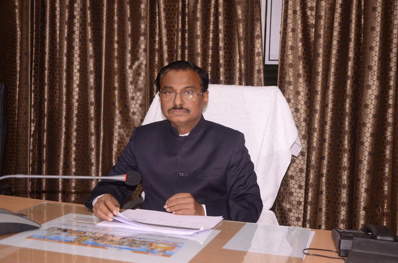 लंबित पेंशन प्रकरणों पर कमिश्नर नाराज, छह महीने पहले प्रकरण तैयार कर जांच के लिए भेजने के दिए निर्देश लंबित पेंशन प्रकरणों पर कमिश्नर नाराज, छह महीने पहले प्रकरण तैयार कर जांच के लिए भेजने के दिए निर्देश