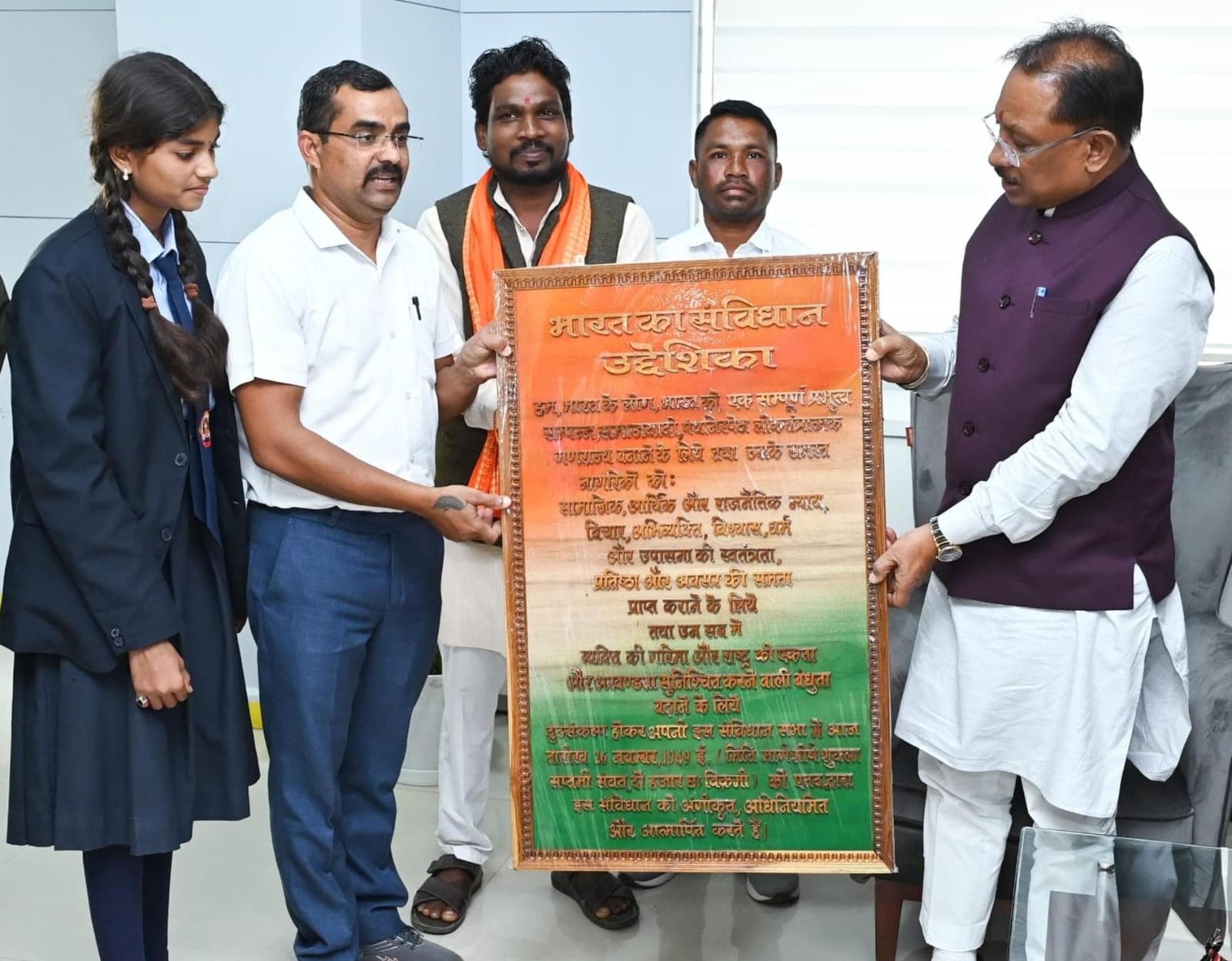 नई राष्ट्रीय शिक्षा नीति के तहत पूर्व व्यवसायिक शिक्षा का बच्चों को मिल रहा है प्रशिक्षण : स्कूली बच्चों द्वारा तैयार लकड़ी की नेम प्लेट और पोट्रेट उपहार में पाकर मुख्यमंत्री श्री साय ने जताई खुशी नई राष्ट्रीय शिक्षा नीति के तहत पूर्व व्यवसायिक शिक्षा का बच्चों को मिल रहा है प्रशिक्षण : स्कूली बच्चों द्वारा तैयार लकड़ी की नेम प्लेट और पोट्रेट उपहार में पाकर मुख्यमंत्री श्री साय ने जताई खुशी