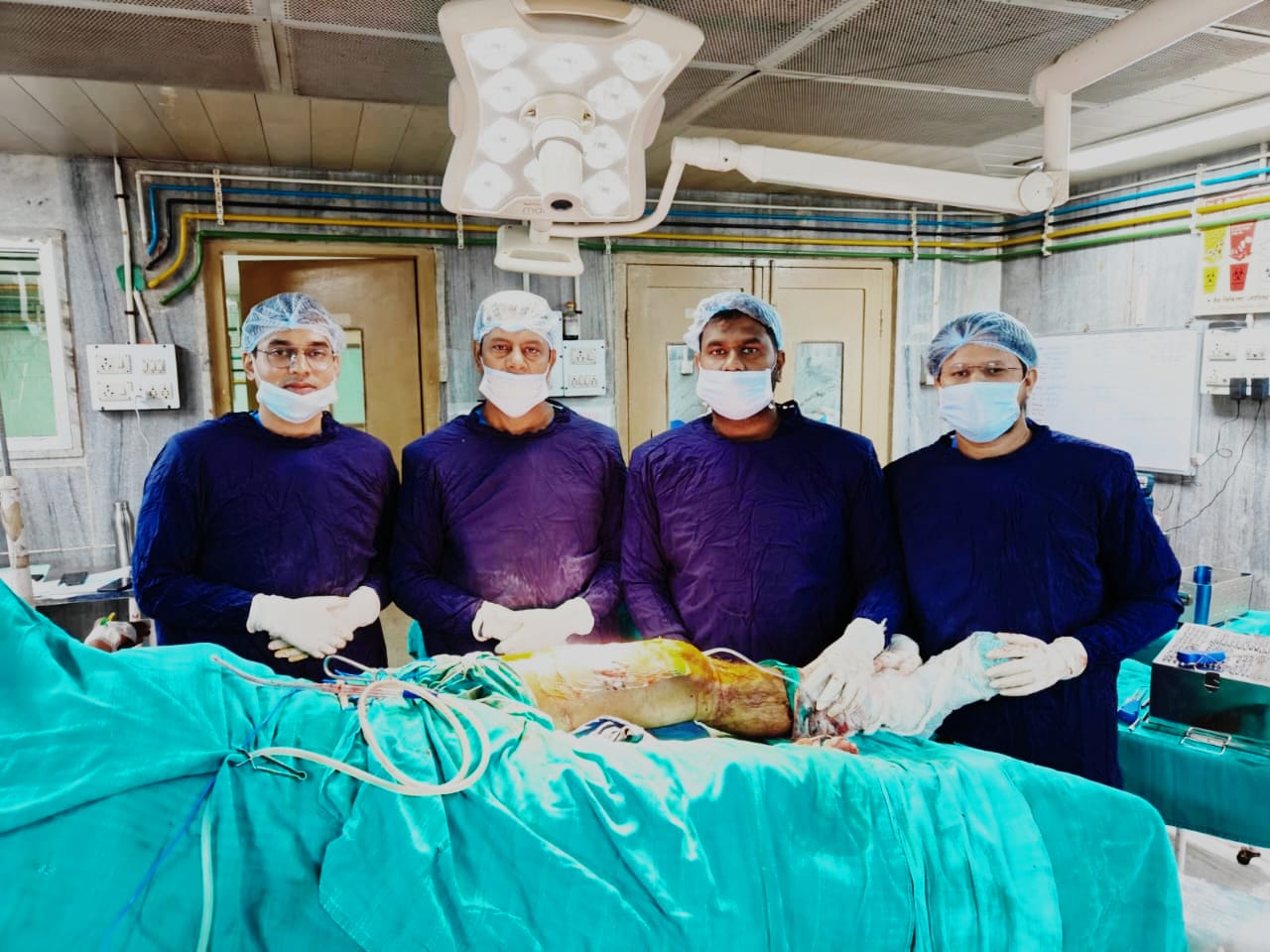 फायरिंग से घायल सिक्योरिटी गार्ड का अम्बेडकर अस्पताल में हुआ सफल ऑपरेशन फायरिंग से घायल सिक्योरिटी गार्ड का अम्बेडकर अस्पताल में हुआ सफल ऑपरेशन