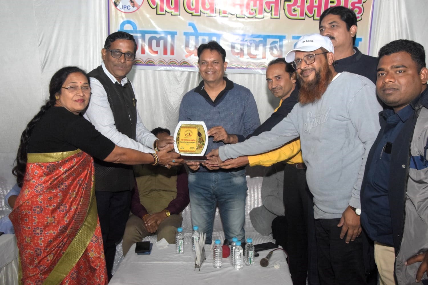 प्रशासन और पत्रकारों के बीच सार्थक संवाद की दिशा में जिला प्रेस क्लब की पहल सराहनीय: कलेक्टर प्रशासन और पत्रकारों के बीच सार्थक संवाद की दिशा में जिला प्रेस क्लब की पहल सराहनीय: कलेक्टर