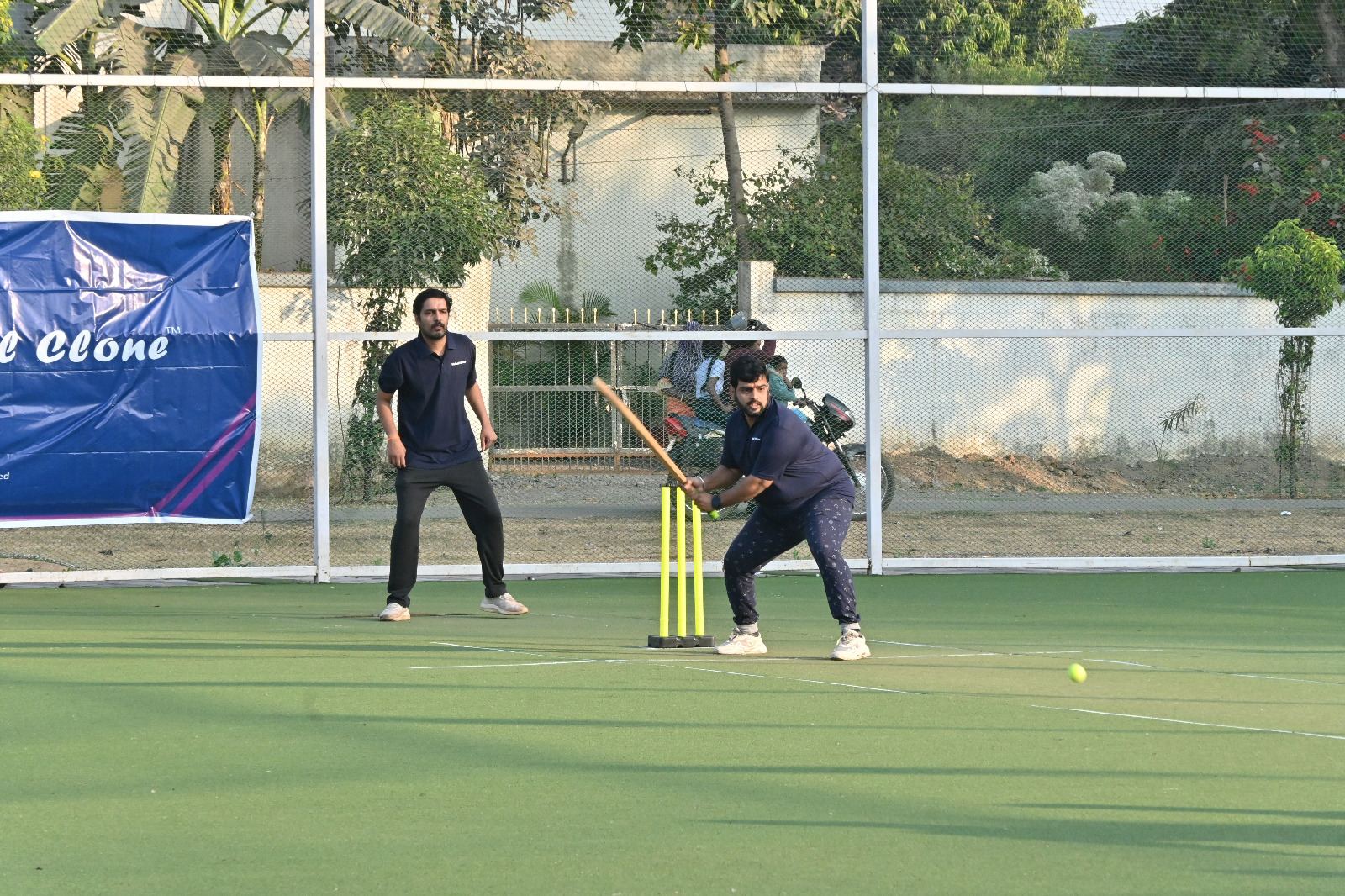 महापौर नीरज पाल की परिकल्पना से बन रहा है आधुनिक खेल मैदान महापौर नीरज पाल की परिकल्पना से बन रहा है आधुनिक खेल मैदान