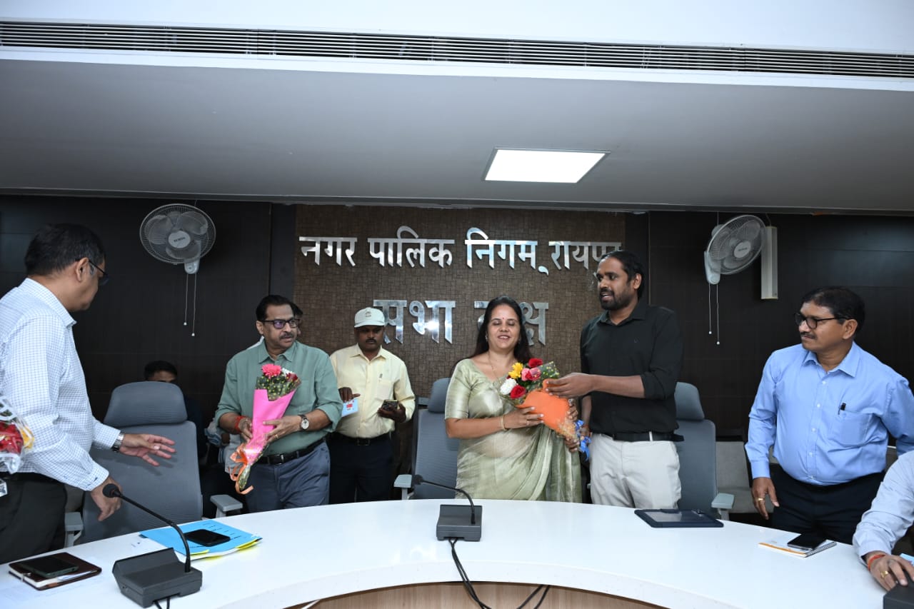 महापौर ने कहा - जनता के सुझावों से जनता की सुविधाओं के लिए काम होगा महापौर ने कहा - जनता के सुझावों से जनता की सुविधाओं के लिए काम होगा