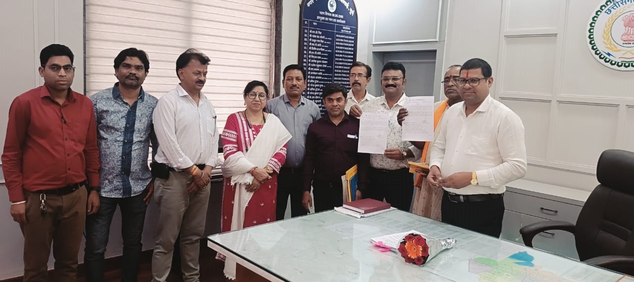 निगम भिलाई के पदोन्नत कर्मचारियो को मिला नियुक्ति पत्र निगम भिलाई के पदोन्नत कर्मचारियो को मिला नियुक्ति पत्र