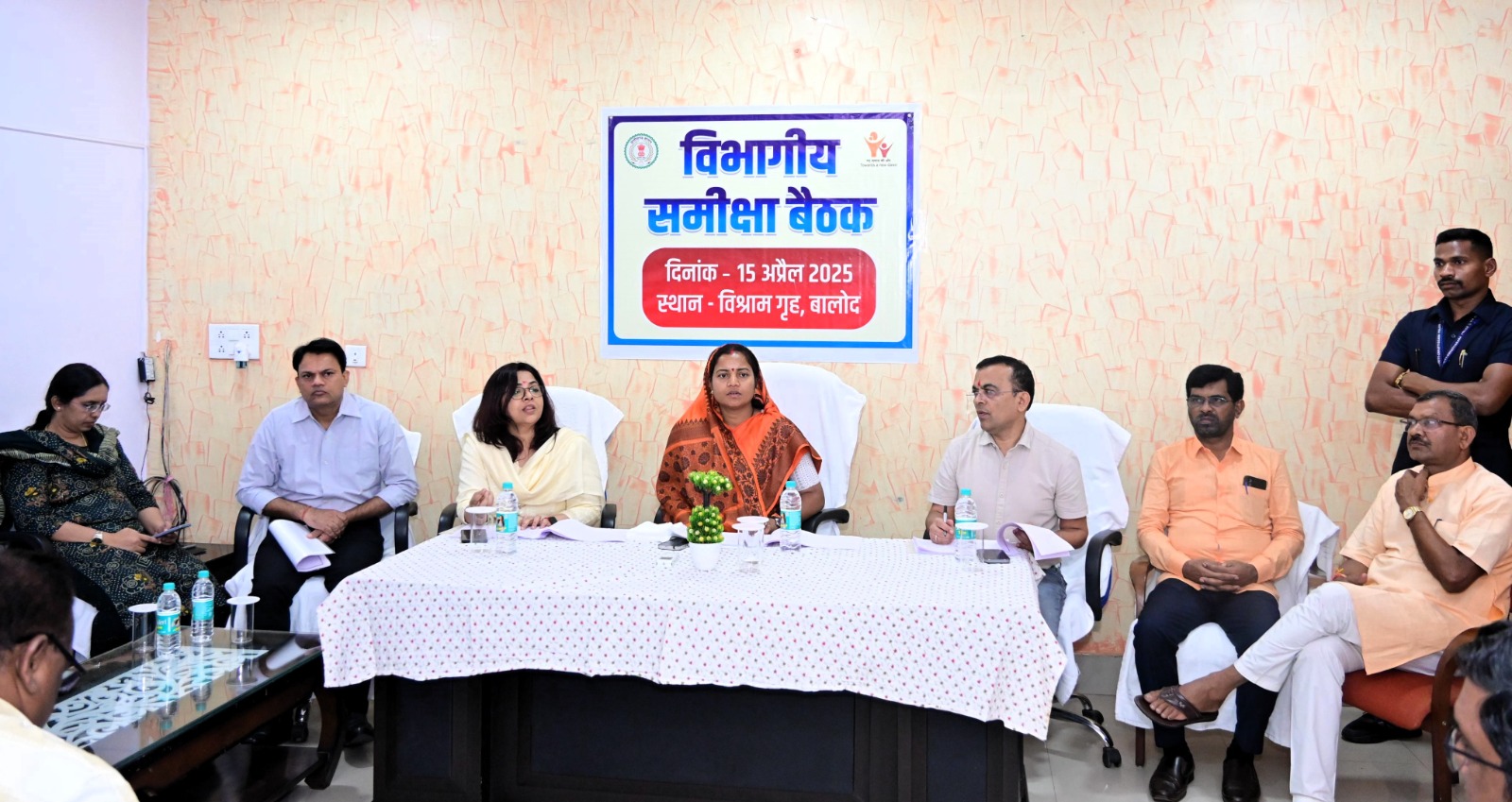 अधिकारी-कर्मचारी समयावधि में योजनाओं का क्रियान्वयन सुनिश्चित करें: मंत्री श्रीमती राजवाड़े अधिकारी-कर्मचारी समयावधि में योजनाओं का क्रियान्वयन सुनिश्चित करें: मंत्री श्रीमती राजवाड़े