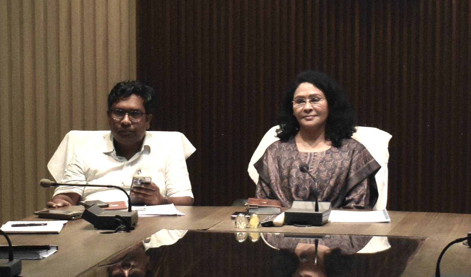 अधिकारी-कर्मचारी बालोद जिले को अग्रणी बनाने में अपनी बहुमूल्य भागीदारी सुनिश्चित करें: कलेक्टर अधिकारी-कर्मचारी बालोद जिले को अग्रणी बनाने में अपनी बहुमूल्य भागीदारी सुनिश्चित करें: कलेक्टर