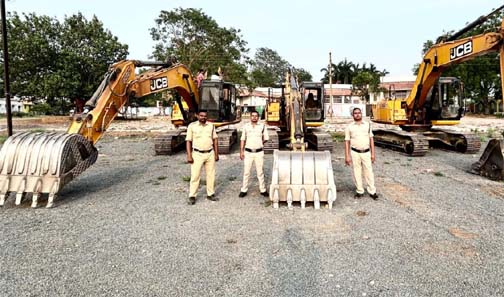 अवैध रेत उत्खनन पर कड़ी कार्रवाई, 3 चैन माउंटेन वाहन जप्त अवैध रेत उत्खनन पर कड़ी कार्रवाई, 3 चैन माउंटेन वाहन जप्त