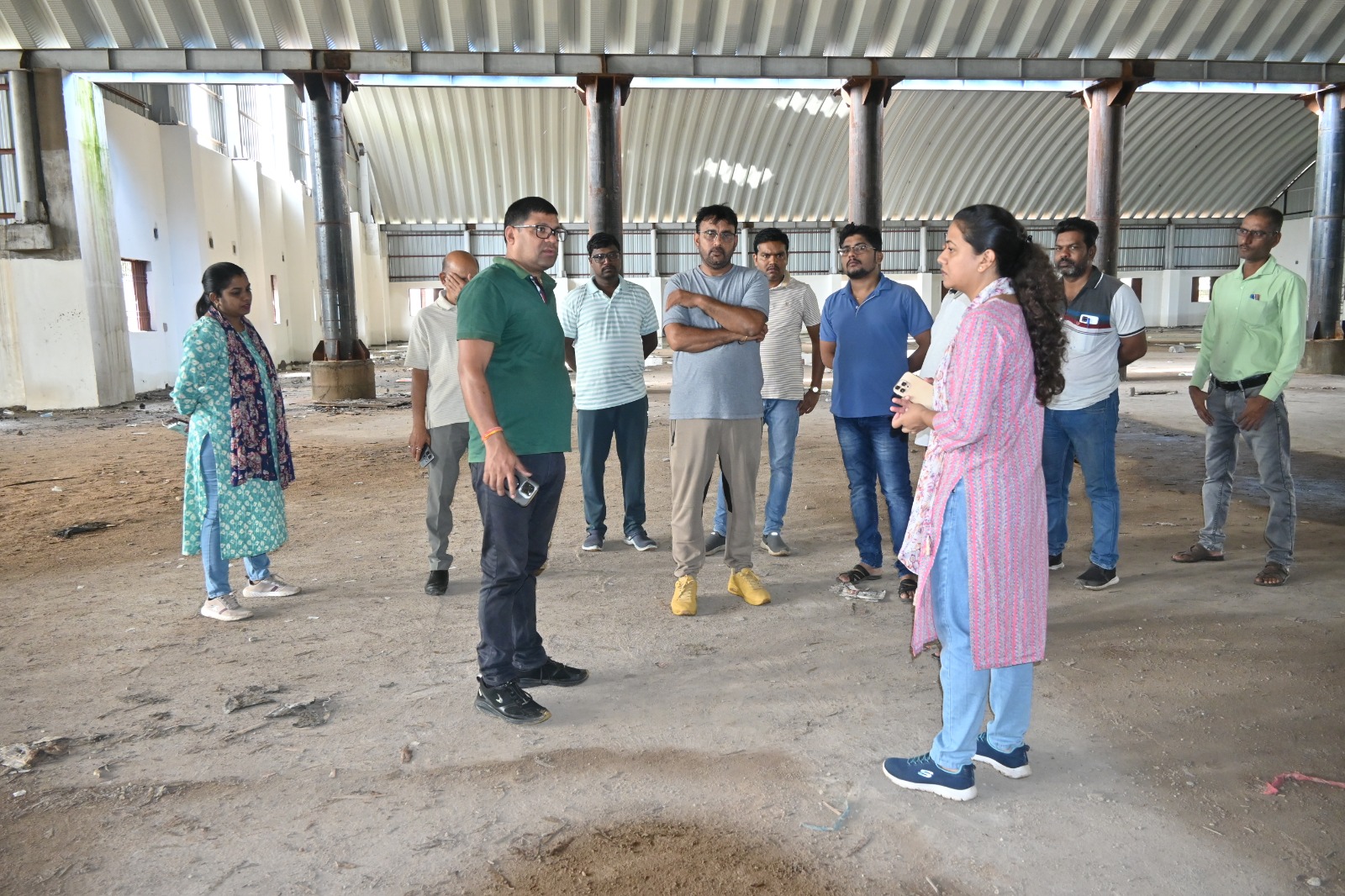 आयुक्त ने सी-मार्ट, मदर्स मार्केट एवं महिला गारमेंट फैक्ट्री का किया निरीक्षण आयुक्त ने सी-मार्ट, मदर्स मार्केट एवं महिला गारमेंट फैक्ट्री का किया निरीक्षण