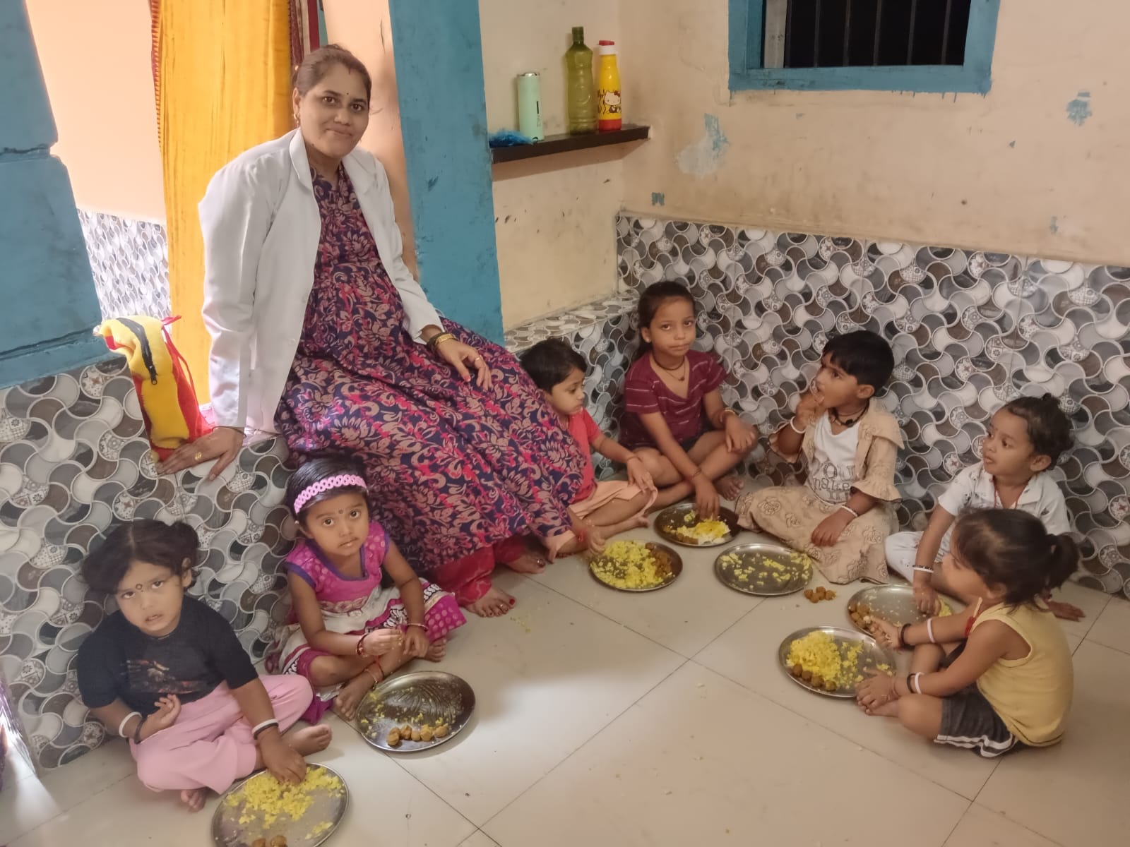 प्रोजेक्ट आओं बांटे खुशियां: पोषण, प्रेम और प्रसन्नता: बच्चों संग जन्मदिन मना रहे शासकीय कर्मचारी प्रोजेक्ट आओं बांटे खुशियां: पोषण, प्रेम और प्रसन्नता: बच्चों संग जन्मदिन मना रहे शासकीय कर्मचारी