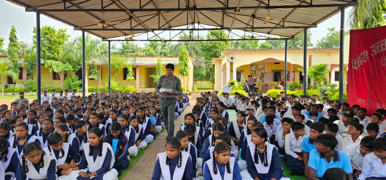 प्रोजेक्ट सुरक्षा के तहत छात्रों को मिला जीवनरक्षक प्रशिक्षण प्रोजेक्ट सुरक्षा के तहत छात्रों को मिला जीवनरक्षक प्रशिक्षण