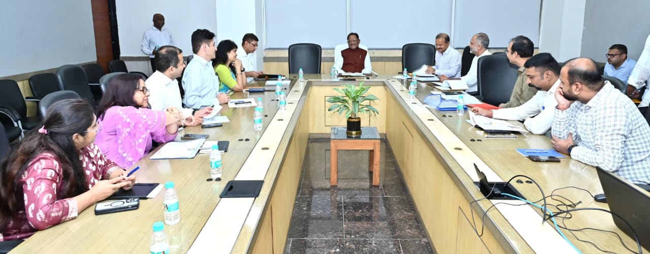 नहीं चलेगी 'पेशी पर पेशी': मुख्यमंत्री ने कलेक्टर्स और संभाग आयुक्तों को दिए स्पष्ट निर्देश नहीं चलेगी 'पेशी पर पेशी': मुख्यमंत्री ने कलेक्टर्स और संभाग आयुक्तों को दिए स्पष्ट निर्देश