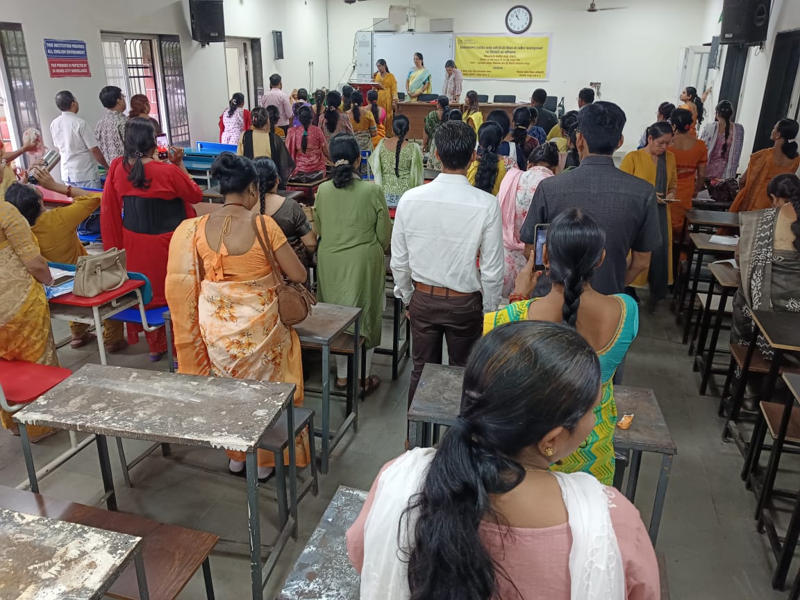 हिन्दी भाषा प्रशिक्षण के चतुर्थ दिवस में 81 शिक्षकों के लिए रखा गया प्रशिक्षण हिन्दी भाषा प्रशिक्षण के चतुर्थ दिवस में 81 शिक्षकों के लिए रखा गया प्रशिक्षण