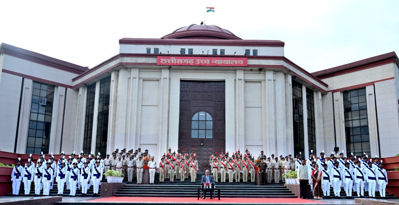 छत्तीसगढ़ उच्च न्यायालय में स्वतंत्रता दिवस पर उत्कृष्ट कार्य करने वाले हुए सम्मानित छत्तीसगढ़ उच्च न्यायालय में स्वतंत्रता दिवस पर उत्कृष्ट कार्य करने वाले हुए सम्मानित