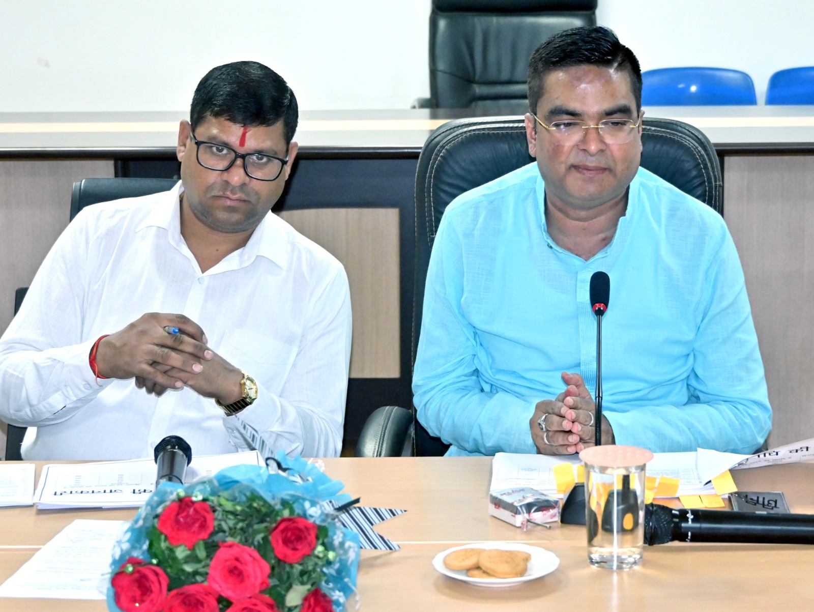 भिलाई शहर के विकास को लेकर विधायक की उपस्थिति में समीक्षा बैठक भिलाई शहर के विकास को लेकर विधायक की उपस्थिति में समीक्षा बैठक