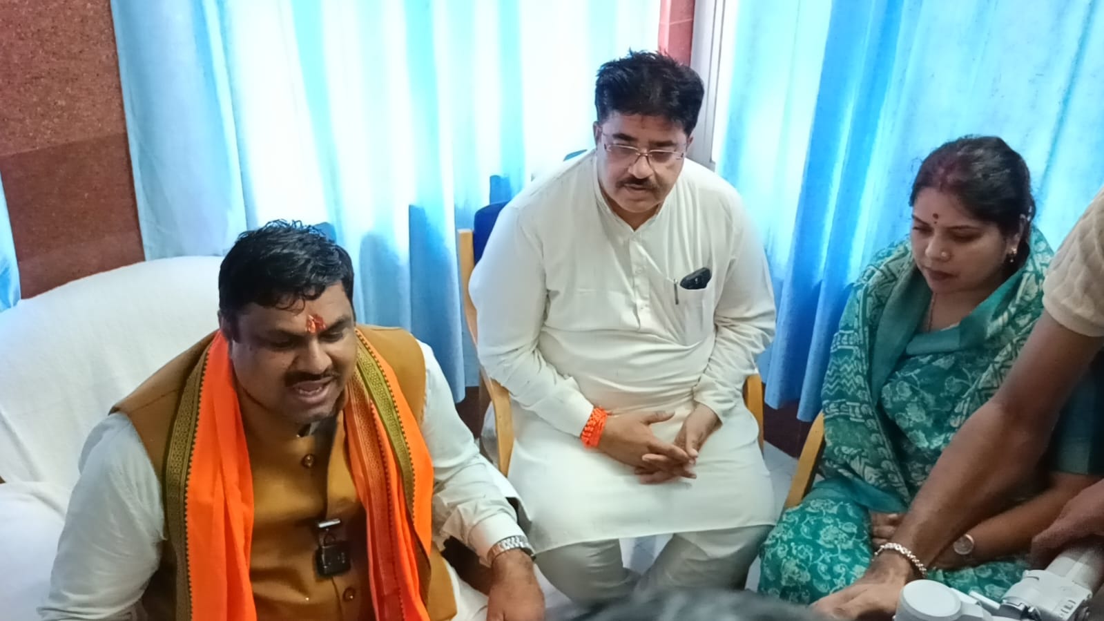 जर्जर स्कूलों का होगा पुनर्निर्माण, शिक्षकों की भर्ती शीघ्र: शिक्षा मंत्री गजेन्द्र यादव जर्जर स्कूलों का होगा पुनर्निर्माण, शिक्षकों की भर्ती शीघ्र: शिक्षा मंत्री गजेन्द्र यादव