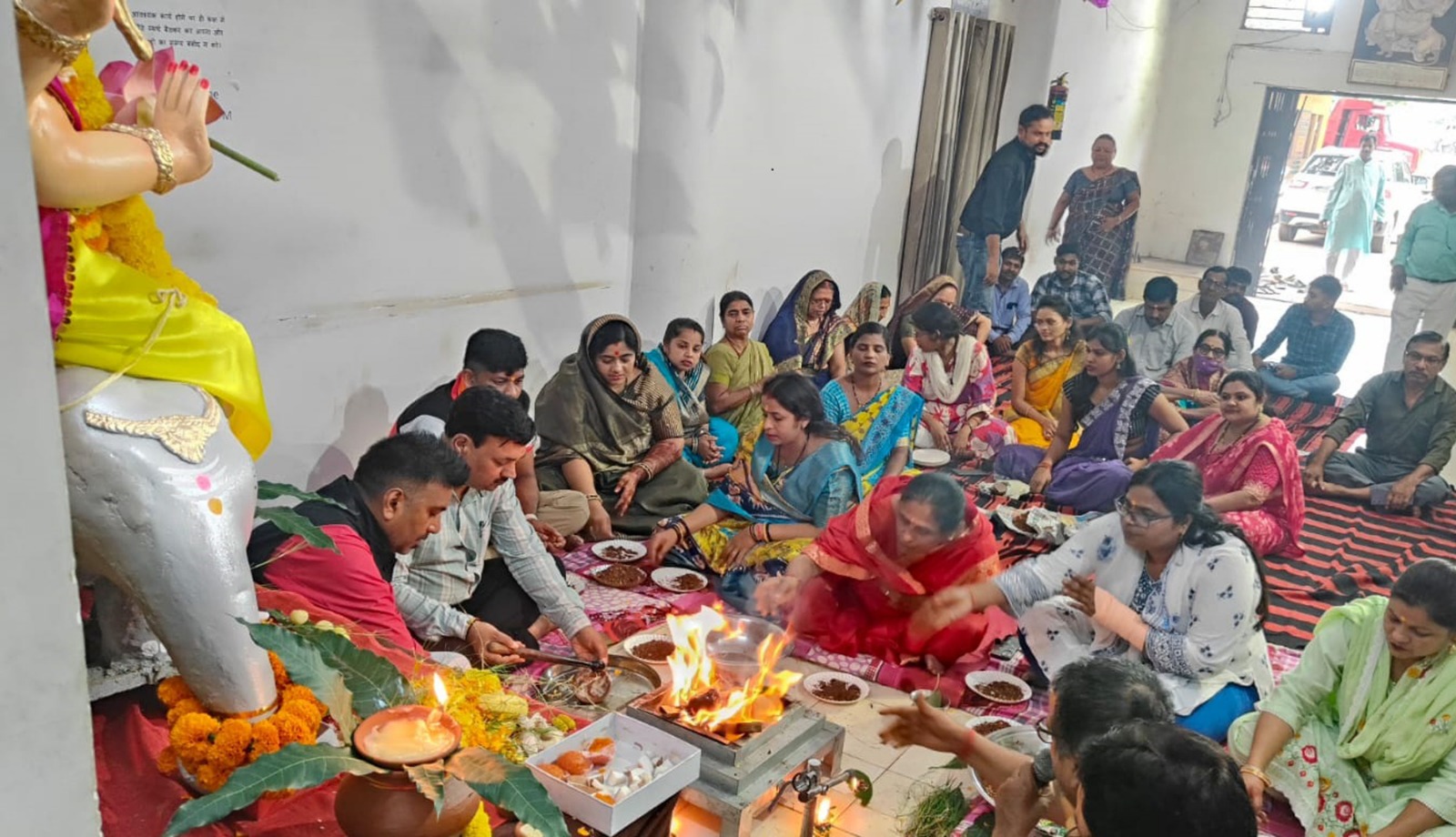 निगम भिलाई में घूम धाम से की गई विश्वकर्मा पूजा निगम भिलाई में घूम धाम से की गई विश्वकर्मा पूजा