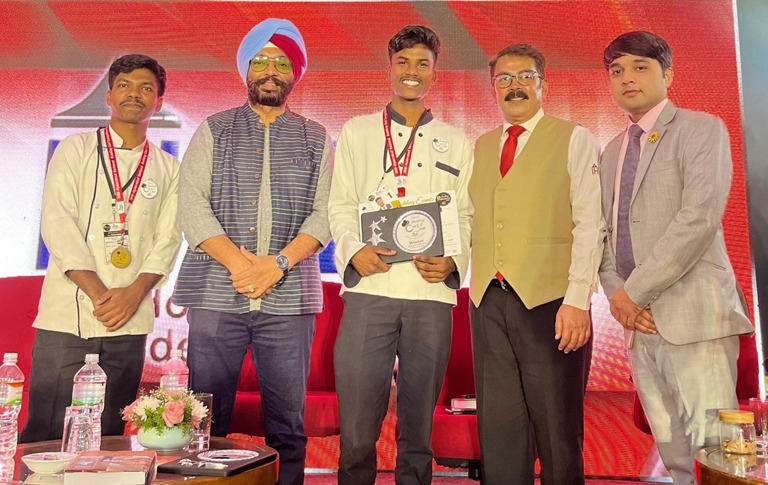 ’’बडिंग शेफ कॉम्पिटिशन‘‘ में आईएचएम रायपुर को लगातार तीसरी बार प्रथम स्थान ’’बडिंग शेफ कॉम्पिटिशन‘‘ में आईएचएम रायपुर को लगातार तीसरी बार प्रथम स्थान