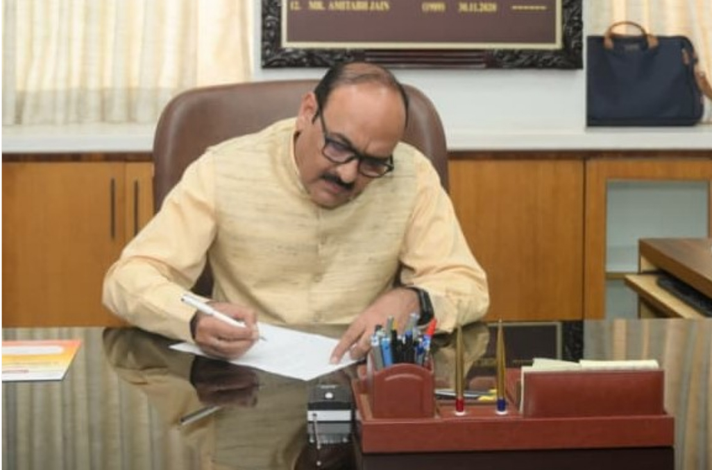 छत्तीसगढ़ के नवनियुक्त मुख्य सचिव श्री विकासशील ने कार्यभार संभाला’ छत्तीसगढ़ के नवनियुक्त मुख्य सचिव श्री विकासशील ने कार्यभार संभाला’