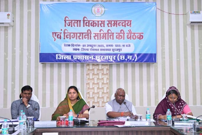 जनसेवा ही हमारा संकल्प - मंत्री लक्ष्मी राजवाड़े ने जनदर्शन में सुनी जनता की समस्याएँ जनसेवा ही हमारा संकल्प - मंत्री लक्ष्मी राजवाड़े ने जनदर्शन में सुनी जनता की समस्याएँ