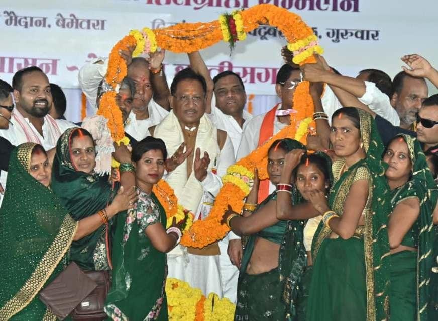 छत्तीसगढ़ के चहुंमुखी विकास के लिए हमारी सरकार प्रतिबद्ध : मुख्यमंत्री विष्णु देव साय छत्तीसगढ़ के चहुंमुखी विकास के लिए हमारी सरकार प्रतिबद्ध : मुख्यमंत्री विष्णु देव साय