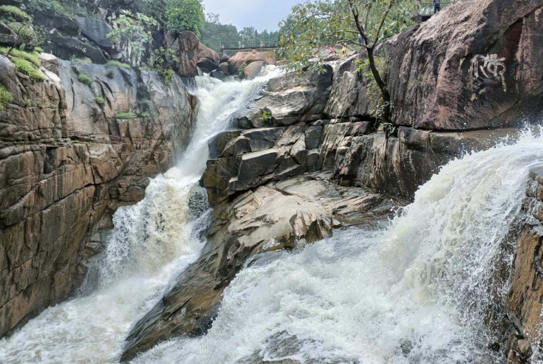 रानीदाह जलप्रपात : छत्तीसगढ़ के घने जंगलों में छिपा प्रकृति का चमत्कार रानीदाह जलप्रपात : छत्तीसगढ़ के घने जंगलों में छिपा प्रकृति का चमत्कार