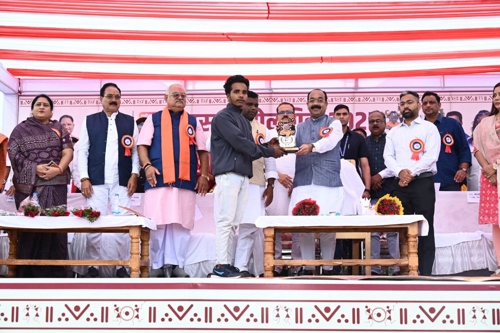 उप मुख्यमंत्री अरुण साव ने विकासखंड स्तरीय बस्तर ओलंपिक का किया शुभारंभ उप मुख्यमंत्री अरुण साव ने विकासखंड स्तरीय बस्तर ओलंपिक का किया शुभारंभ