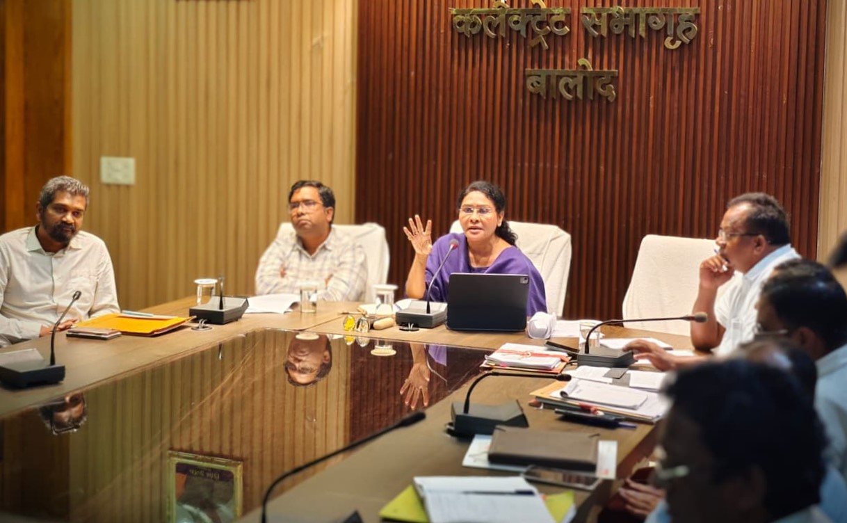 राज्योत्सव के सफल आयोजन हेतु सभी तैयारियां सुनिश्चित करें: कलेक्टर श्रीमती मिश्रा राज्योत्सव के सफल आयोजन हेतु सभी तैयारियां सुनिश्चित करें: कलेक्टर श्रीमती मिश्रा